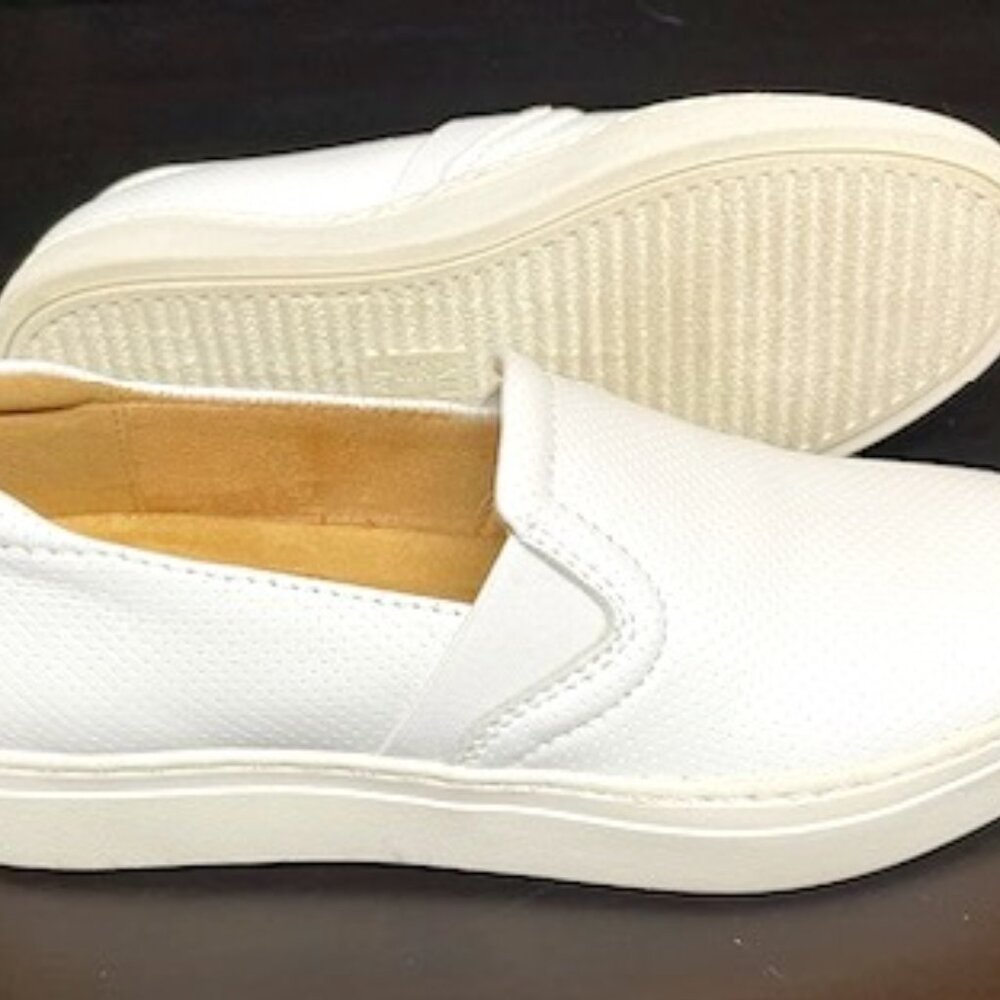 Naturalizer 8.5W White Leather